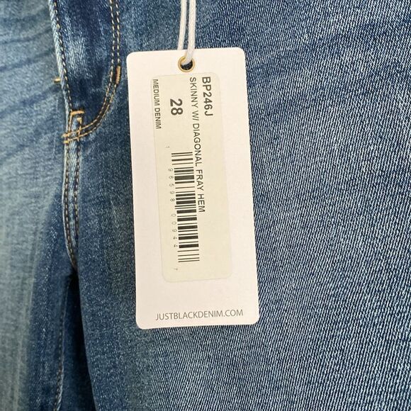 JUST BLACK DENIM Women’s Jeans with Diagonal Frayed Hem Size 28 NWT. Made in USA - Picture 8 of 8